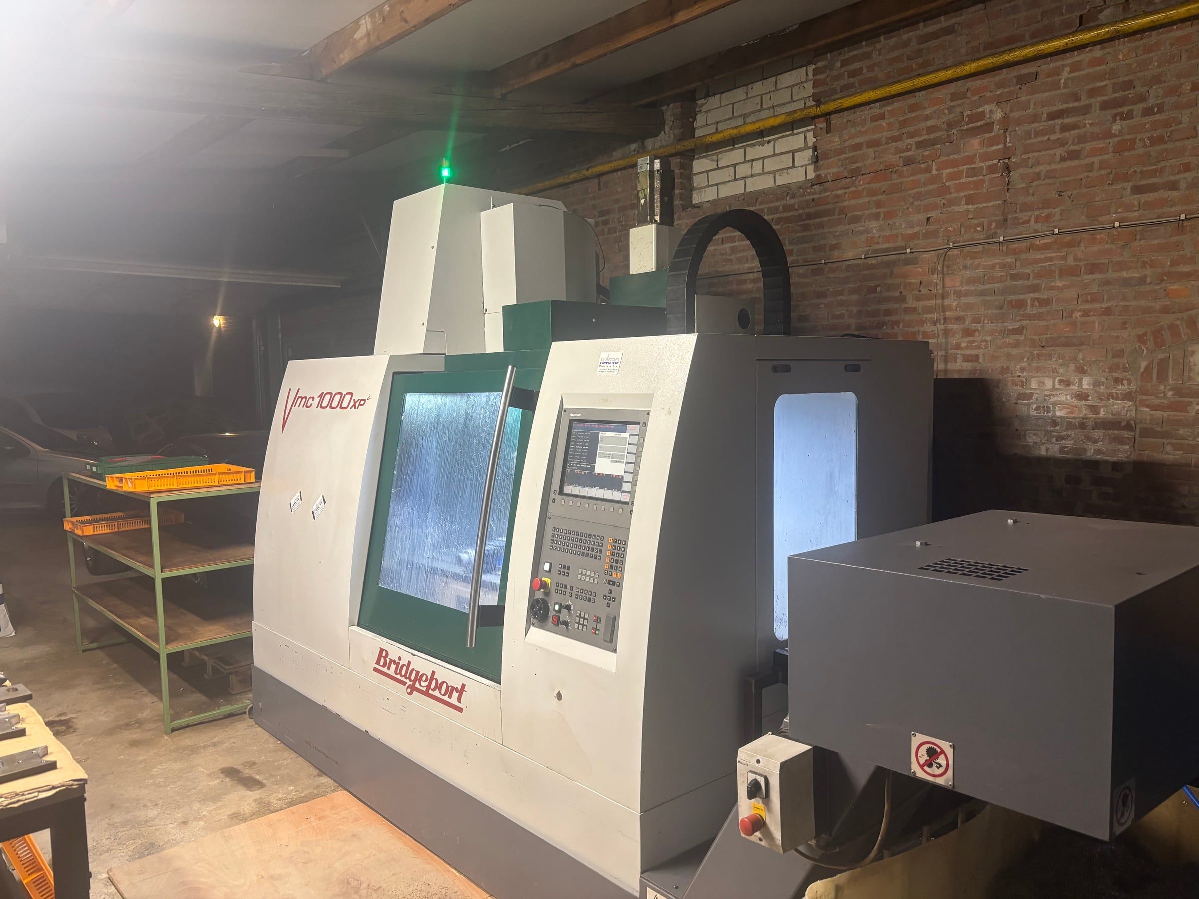 De freesmachine in de werkplaats.